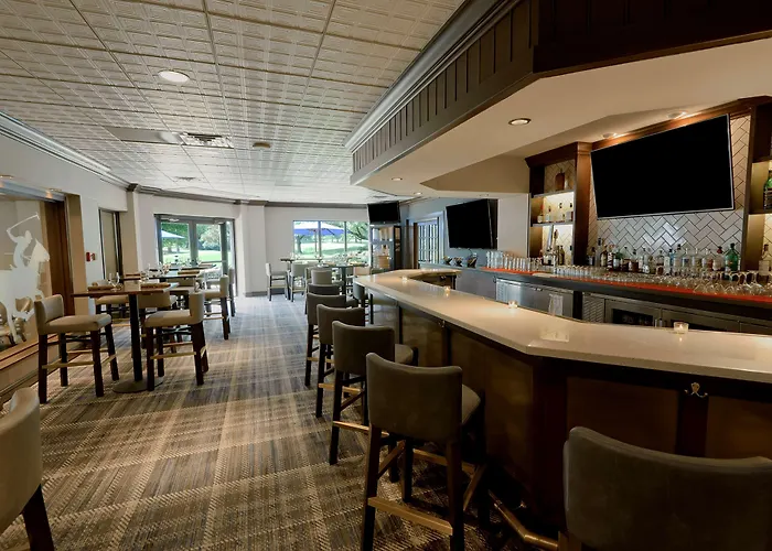 Hilton Chicago Hills & Conference Center