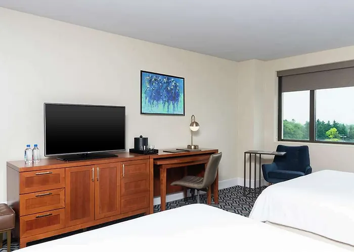 Hilton Chicago Hills & Conference Center 4*